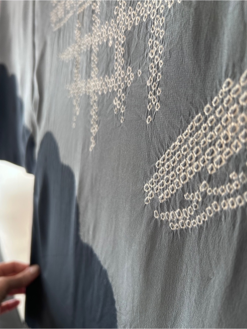 Mens Silk Kimono, Ombré Dyed with Kanoko Shibori Detail - Picture 7 of 10